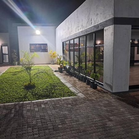 Shafas Guest House Rundu Exterior foto