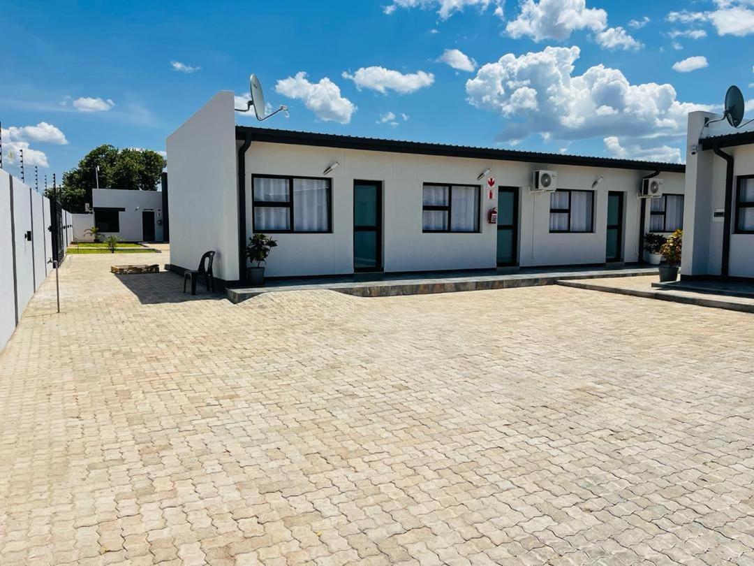 Shafas Guest House Rundu Exterior foto